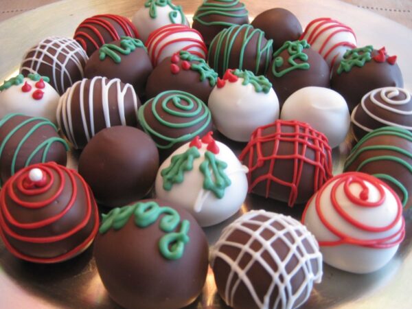 CURSO: TRUFAS E BOMBONS ESPECIAIS PARA NATAL - 06 NOVEMBRO QUINTA - 10H AS 14H - Imagem 3